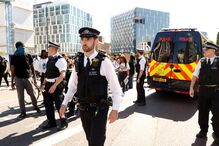 Milhares de pessoas protestam em Londres contra violência policial nos EUA após morte de George Floyd
