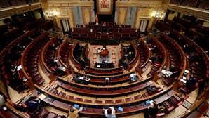 Conselho de ministros espanhol aprova dissolução do parlamento e eleições antecipadas