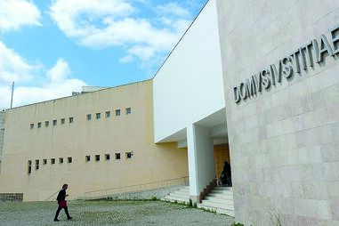 Medida de coação foi aplicada por um magistrado do tribunal do Seixal