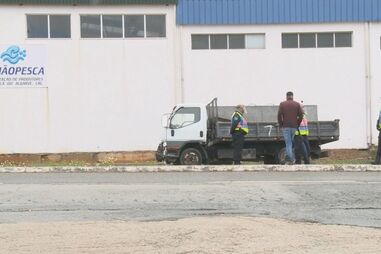 Funcionário da recolha de resíduos morre em colisão entre dois camiões em Olhão