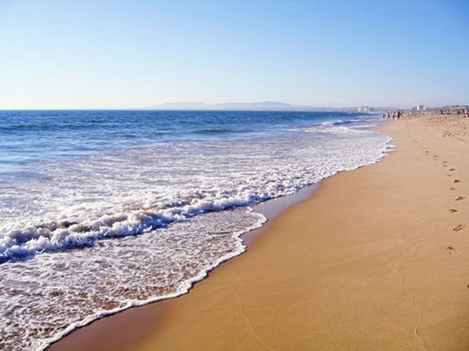 Três mortos por afogamento na Costa da Caparica e em Vila Real – Observador