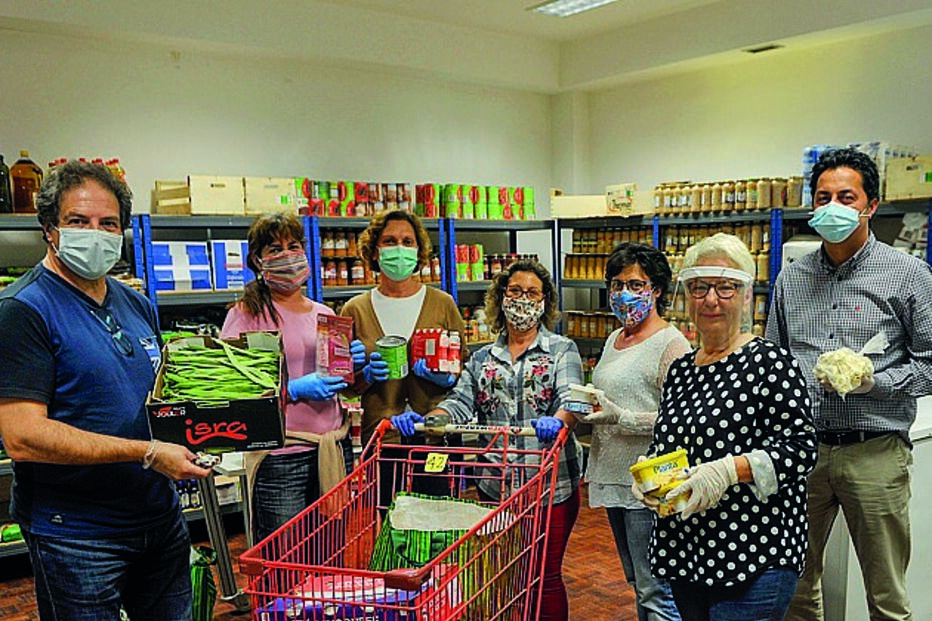 Voluntários da Ordem do Trevo dão apoio a dezenas nas Caldas da Rainha