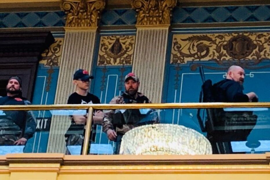 Grupo armado invadiu Capitólio nos EUA contra o confinamento