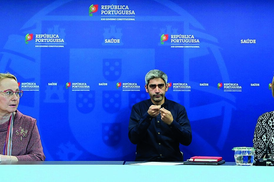 Graça Freitas e Marta Temido na conferência de imprensa: há menos doentes internados e em Cuidados Intensivos