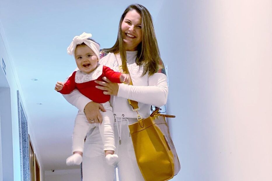 Katia Aveiro com Valentina.jpg