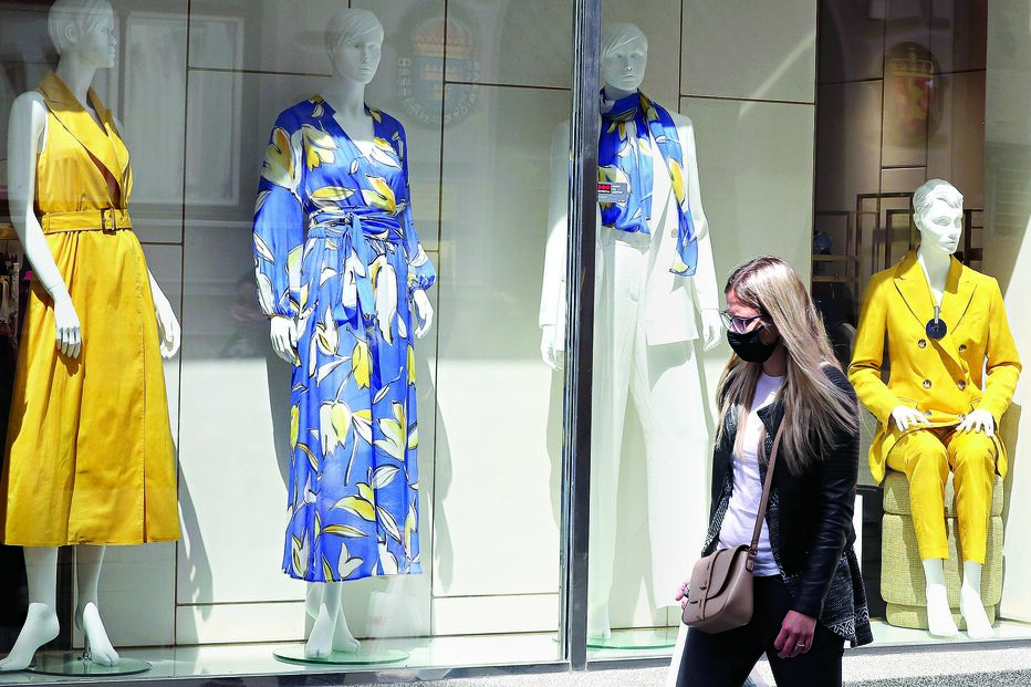 pronto-a-vestir terão controlo nos provadores  e na utilização da roupa que for experimentada 