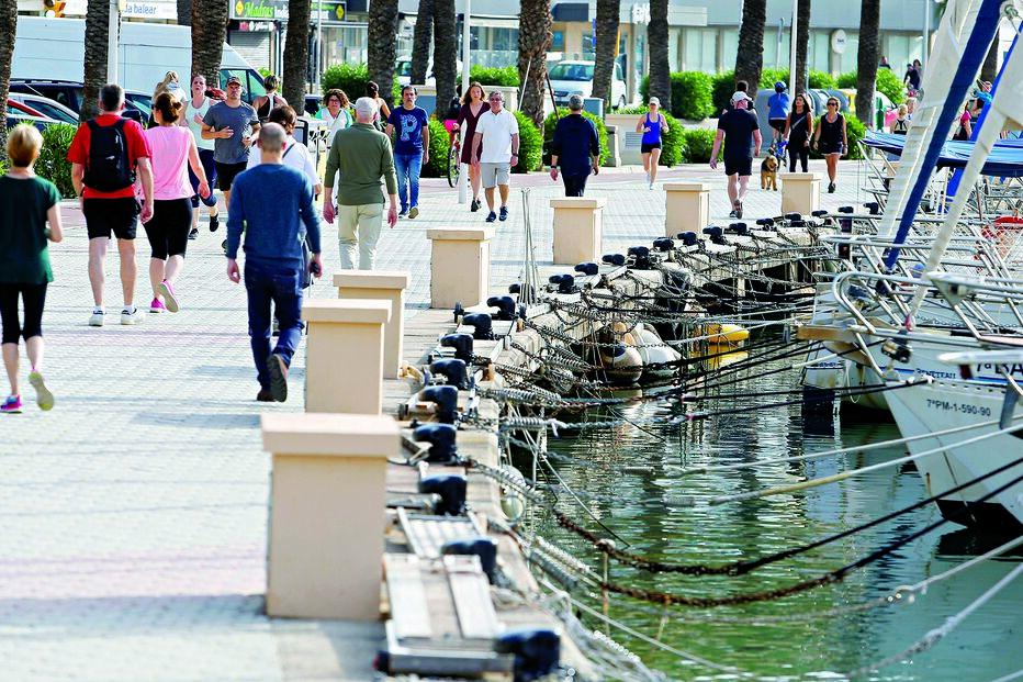 Espanhóis passam a ter horas para estar fora de casa consoante a idade 