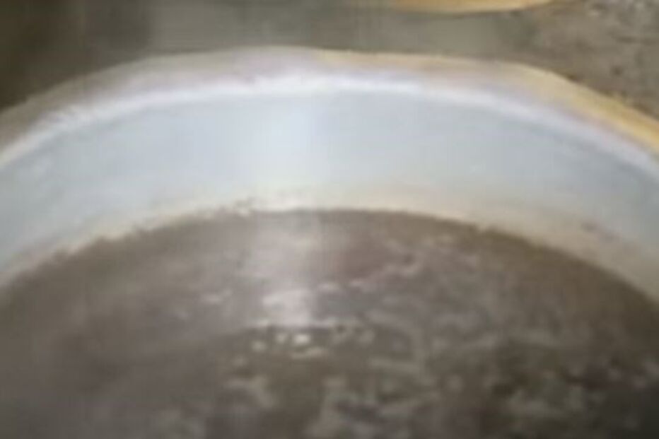 Mãe de oito filhos 'cozinha' pedras por não ter dinheiro para alimentar família