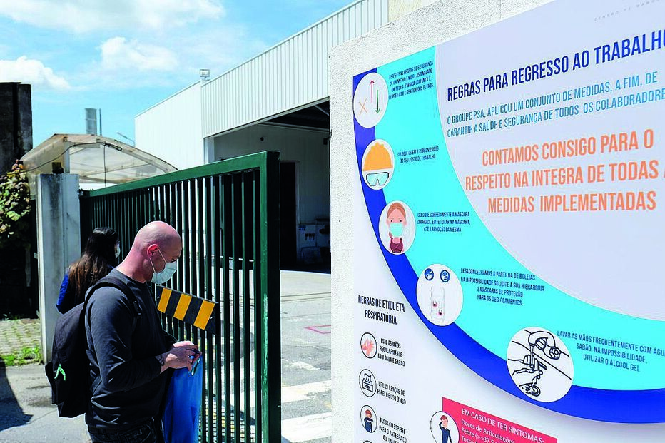 Trabalhadores regressaram ontem à atividade na fábrica de automóveis PSA Mangualde 