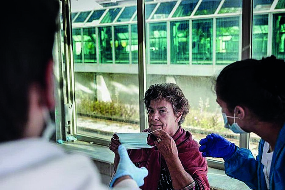 Máscaras grátis nos transportes públicos de Cascais