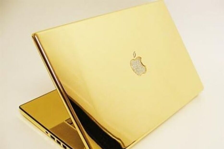 2020-05-08_17_21_53 28004302-8286539-David_was_bought_a_10_000_gold_laptop_for_his_33rd_birthday_poss-a-2_1588661469315.jpg