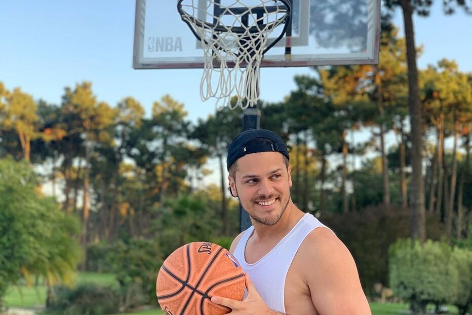 Mickael Carreira.jpg