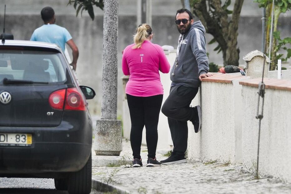 Pai da menina durante as buscas