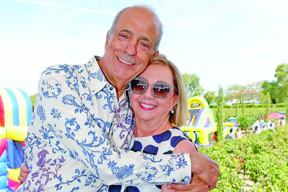 José Berardo e a esposa, Carolina Berardo, que pretende o levantamento de parte da penhora de uma conta bancária