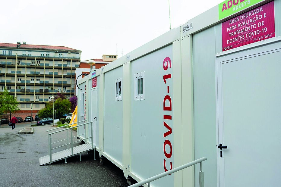 A unidade de rastreio à Covid-19 instalada no exterior do Hospital Dr. José Maria Grande, em Portalegre, é uma das três disponíveis em todo o distrito 