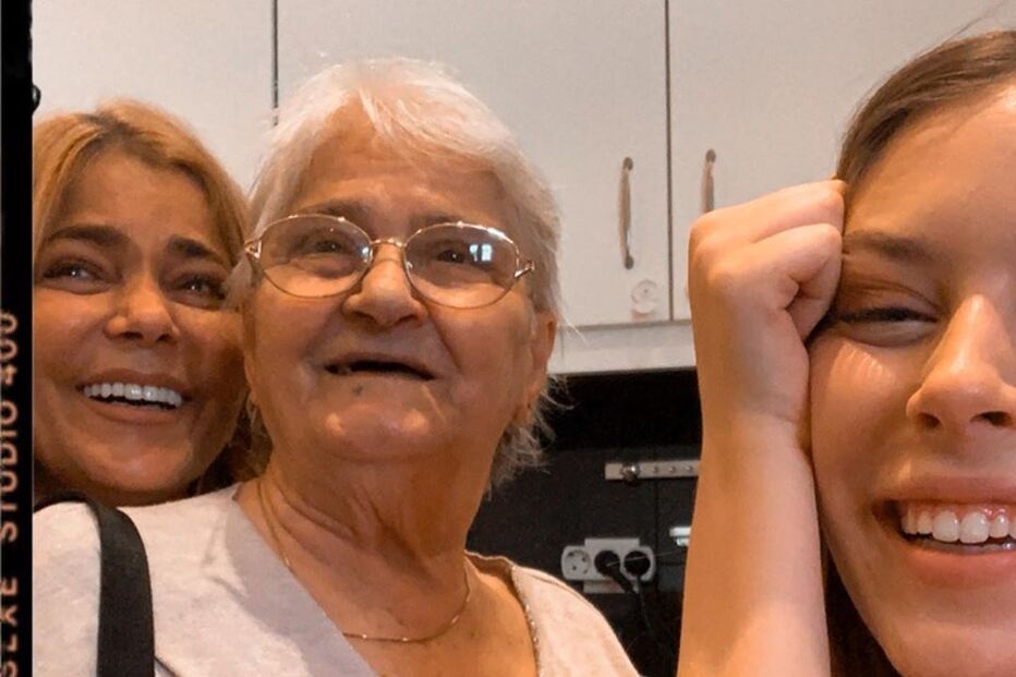 Sara Carreira com a mãe e a avó