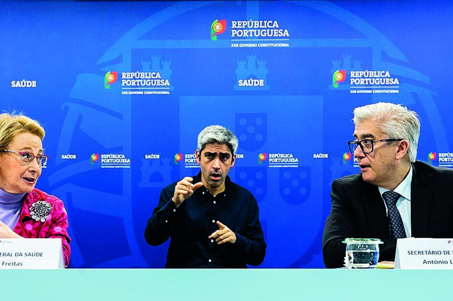 Balanço apresentado pela diretora-geral da Saúde, Graça Freitas, e o secretário de Estado da Saúde, Lacerda Sales 