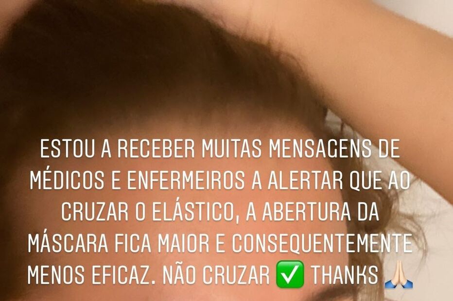 Inês Herédia foi alertada por cruzar o elástico da máscara