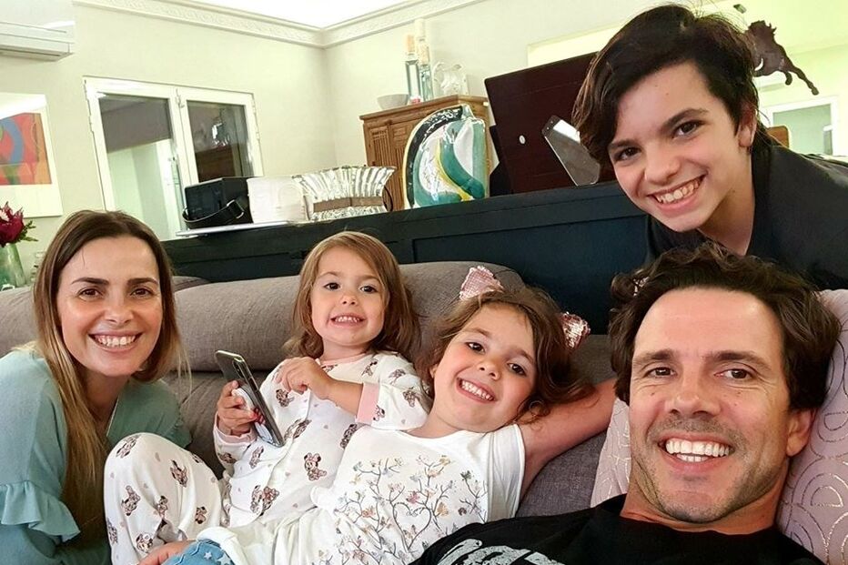 Marcos Tenório Bastinhas, com Dália Madruga e os filhos