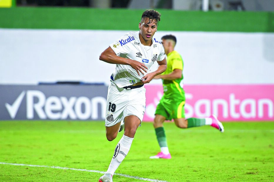 Kaio Jorge é avançado do Santos e tem Jesualdo Ferreira como técnico