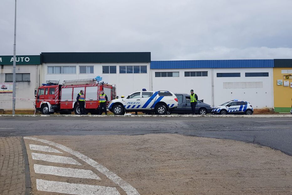 Funcionário da recolha de resíduos morre em colisão entre dois camiões em Olhão
