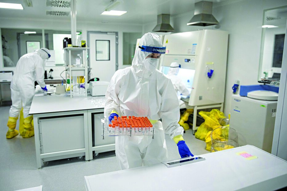 Investigadores estudam coronavírus