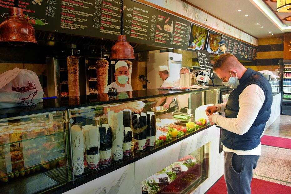 Guia para restaurantes afasta pagamentos em dinheiro 