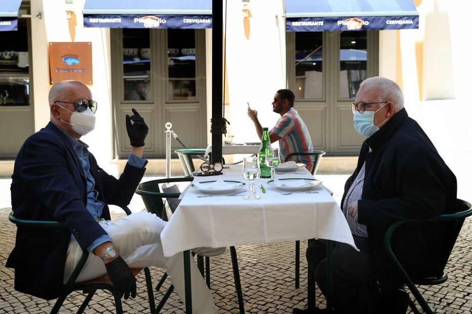 Cafés, pastelarias e restaurantes reabrem em Portugal na segunda fase de desconfinamento