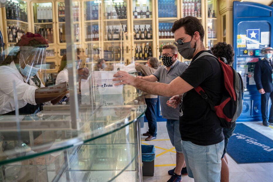 Cafés, pastelarias e restaurantes reabrem em Portugal na segunda fase de desconfinamento