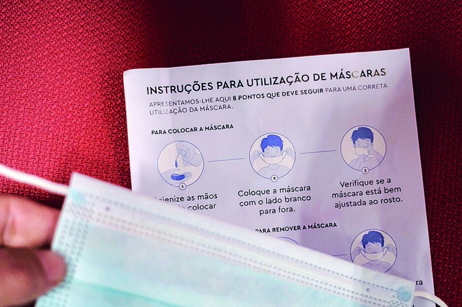 Folheto e máscara distribuídos nas casas dos munícipes de Sintra 