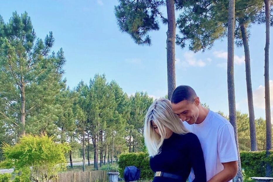 Odisseas Vlachodimos e a namorada, Elena, vão ser pais