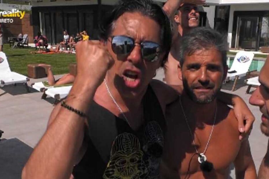 Pedro Soá emociona-se com avião de apoio