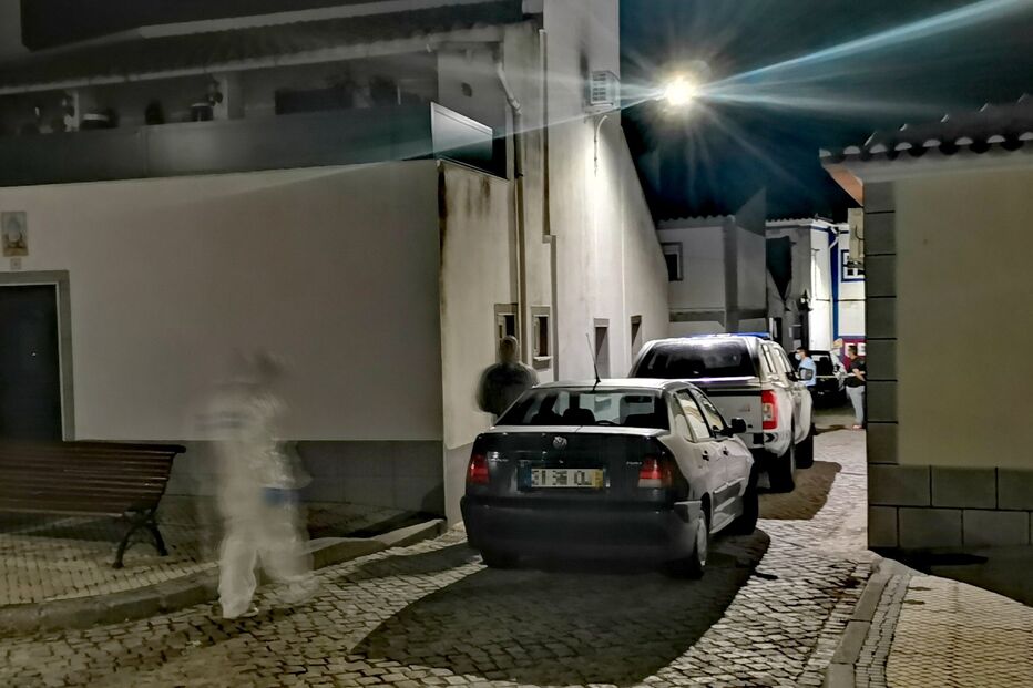 Homem encontrado morto e mãe em estado grave. PJ investiga caso em Elvas