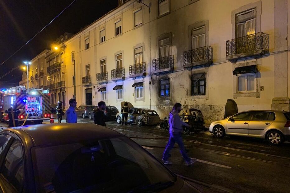 Vários carros incendiados e viaturas assaltadas em Lisboa	