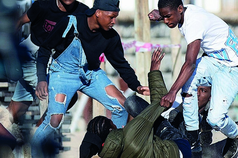 Cena de pancadaria envolveu cerca de 20 jovens na Praia de Carcavelos