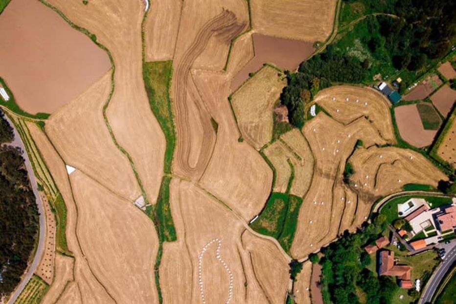 Terço com rolos de palha impressiona em Arouca