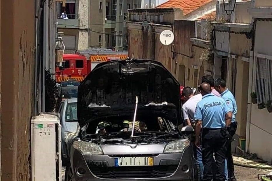 Incêndio em carro deixa homem em estado grave no centro de Portimão	