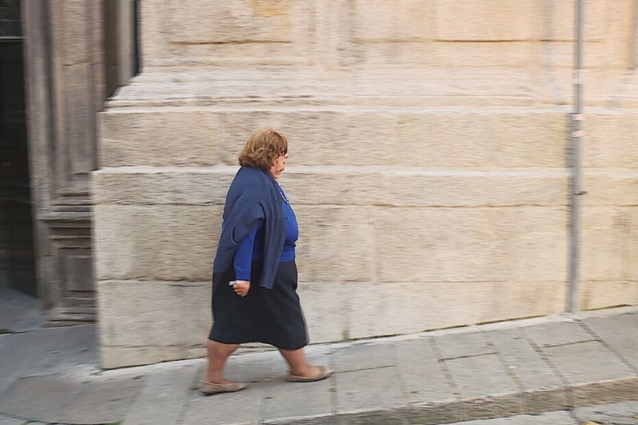 Burlona deixa idosa na miséria recebe indulto