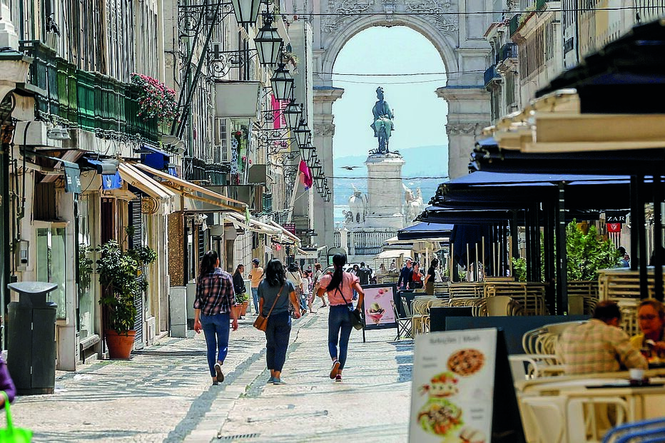 Economia está a retomar lentamente, depois de dois meses de confinamento 