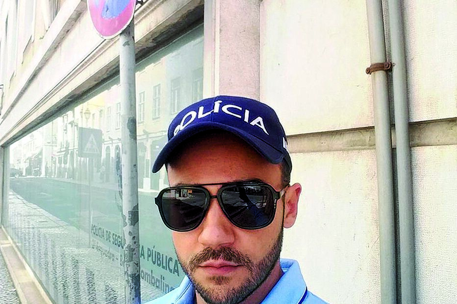 Pedro Mestre publicou nas redes sociais imagens fardado, em aparente  orgulho por pertencer à PSP. Mas os colegas acreditam que ele é corrupto 