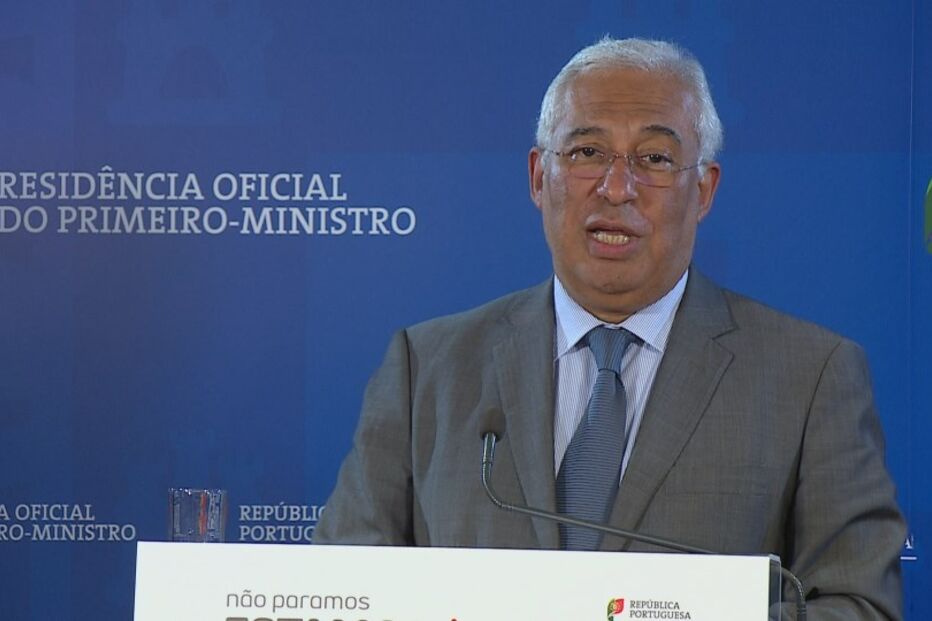 Homem morre atropelado e corpo é encontrado tapado com manta numa valeta