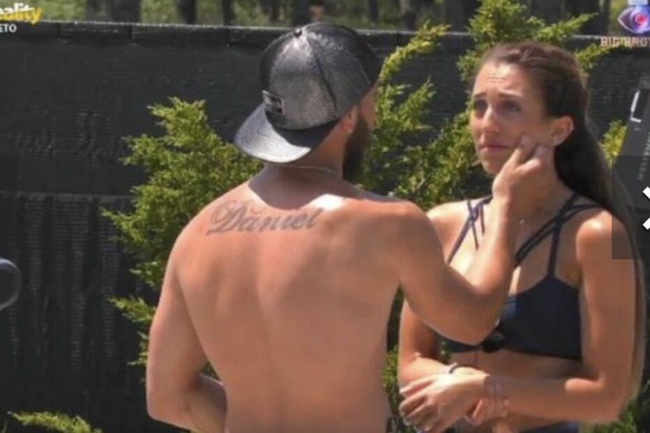 Iury recebe avião e recebe carinho de Daniel Guerreiro