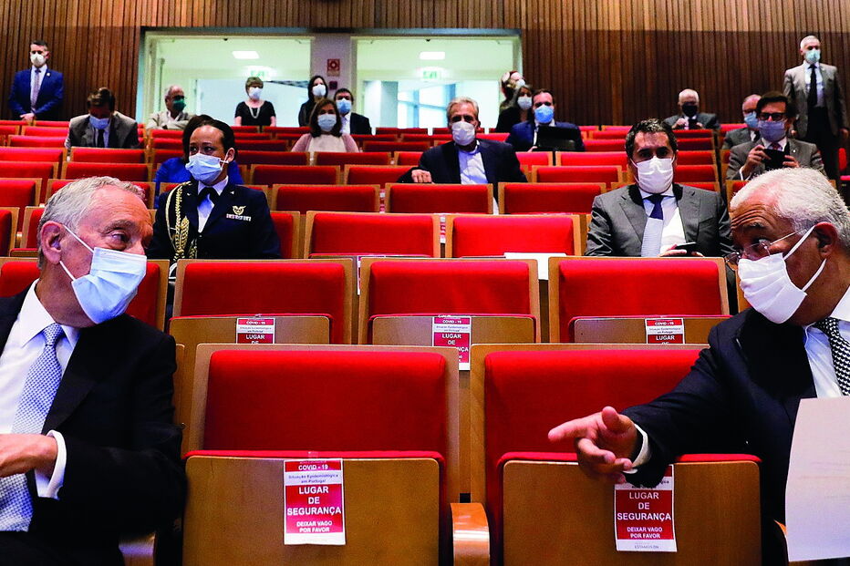 Marcelo Rebelo de Sousa e António Costa na reunião do Infarmed, em Lisboa