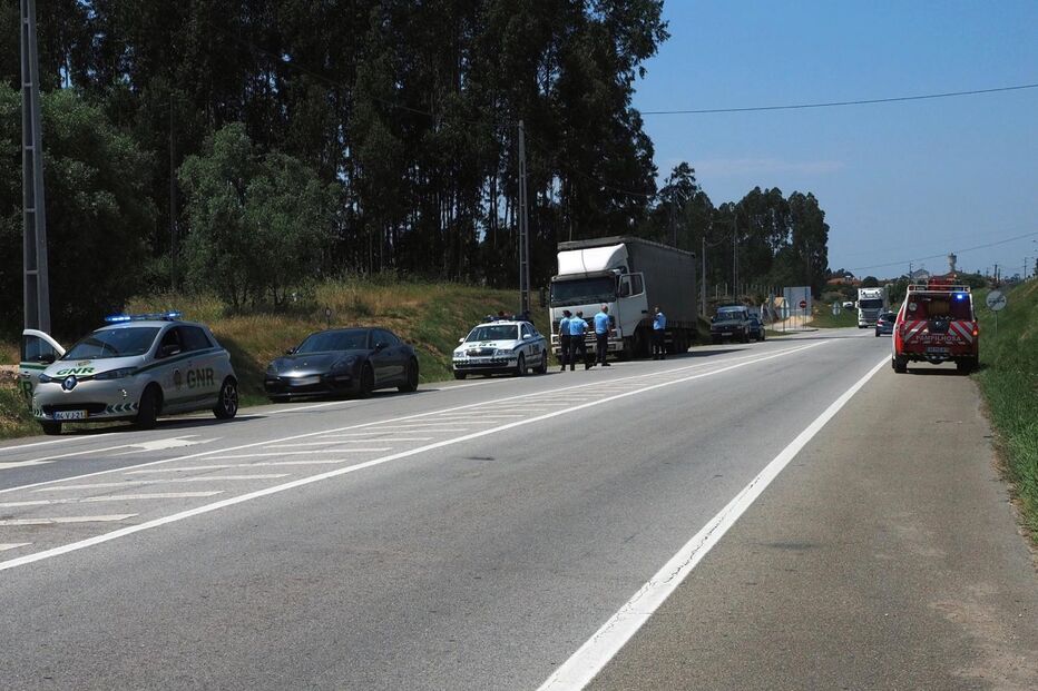 Camionista desaparece sem deixar rasto e deixa camião ligado na estrada na Mealhada