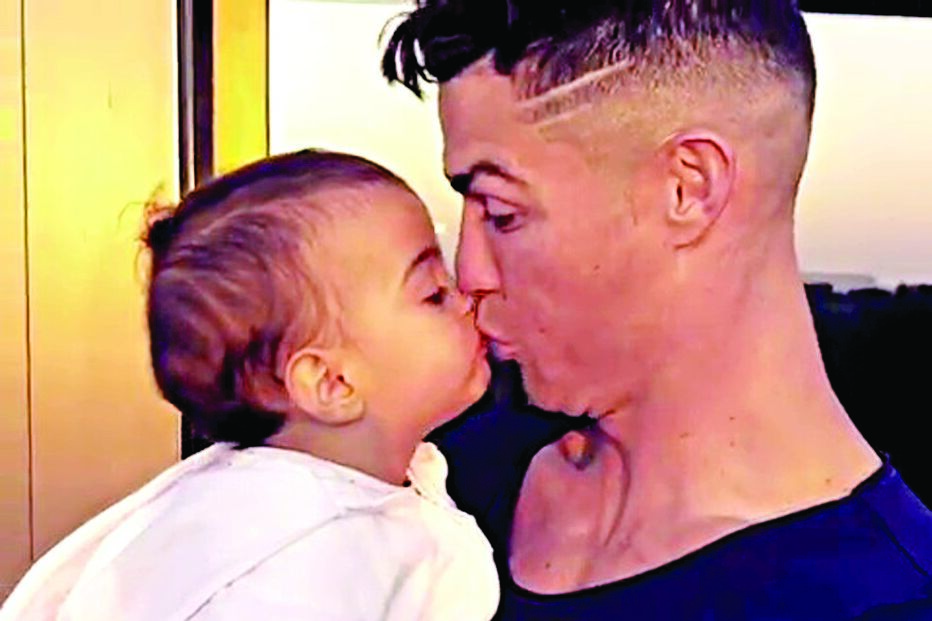 Cristiano Ronaldo com a filha Alana Martina