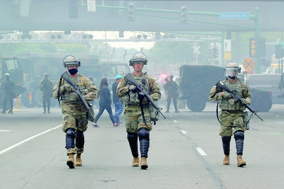 Protestos por morte de afro-americano às mãos de polícia incendeiam Minneapolis