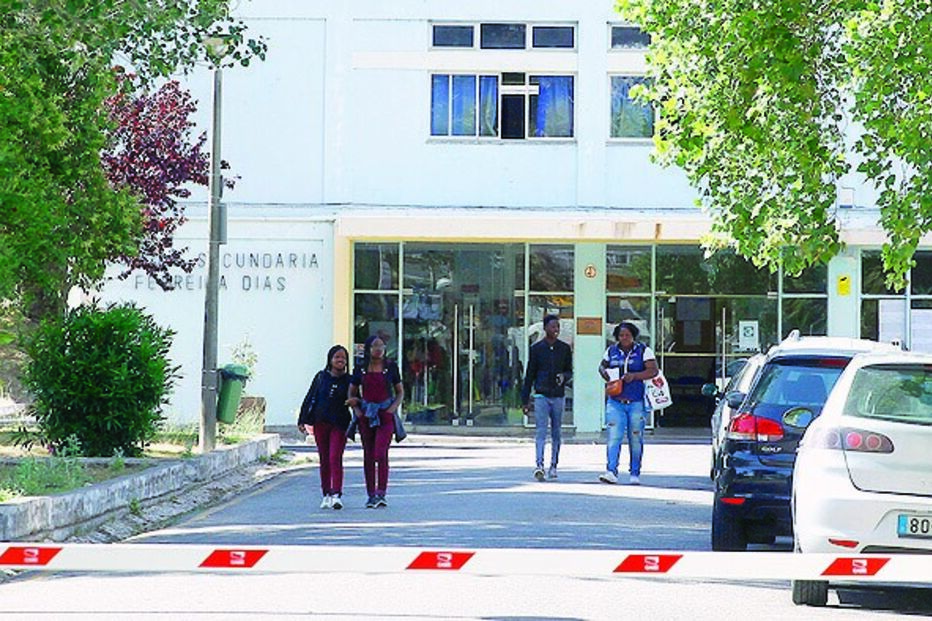 Escola Secundária Ferreira Dias. na Agualva