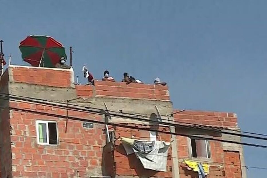 Polícia encerra estabelecimentos comerciais em operação musculada no Bairro da Jamaica no Seixal