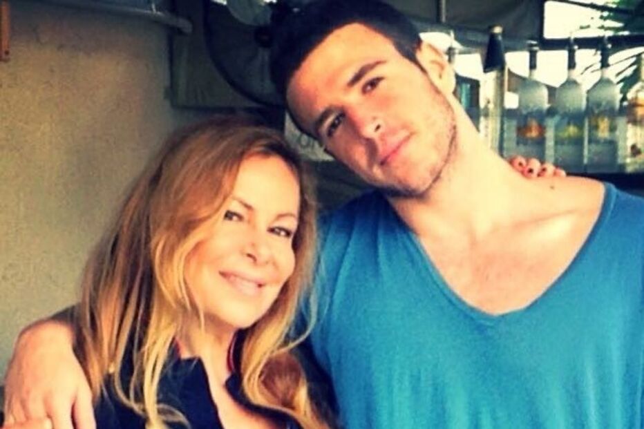 Ana Obregon e o filho