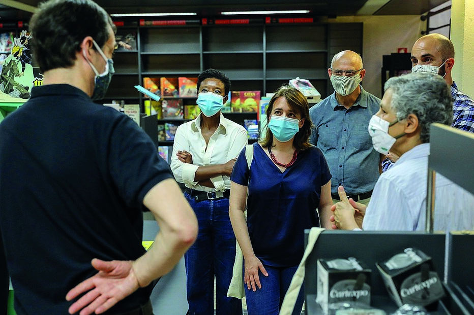Catarina Martins visitou a Livraria Barata, em Lisboa